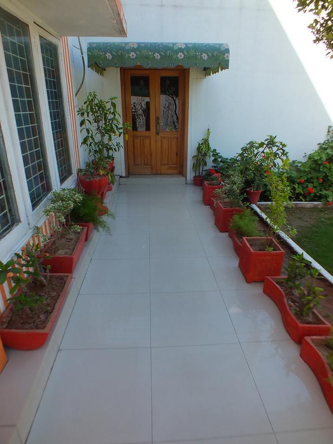 Capetown Guest House Islamabad Exteriör bild