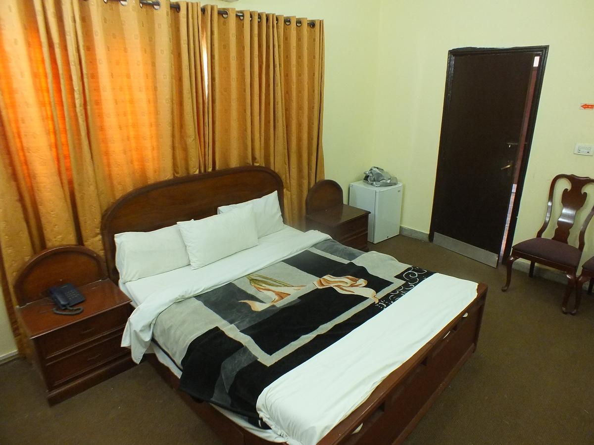 Capetown Guest House Islamabad Exteriör bild