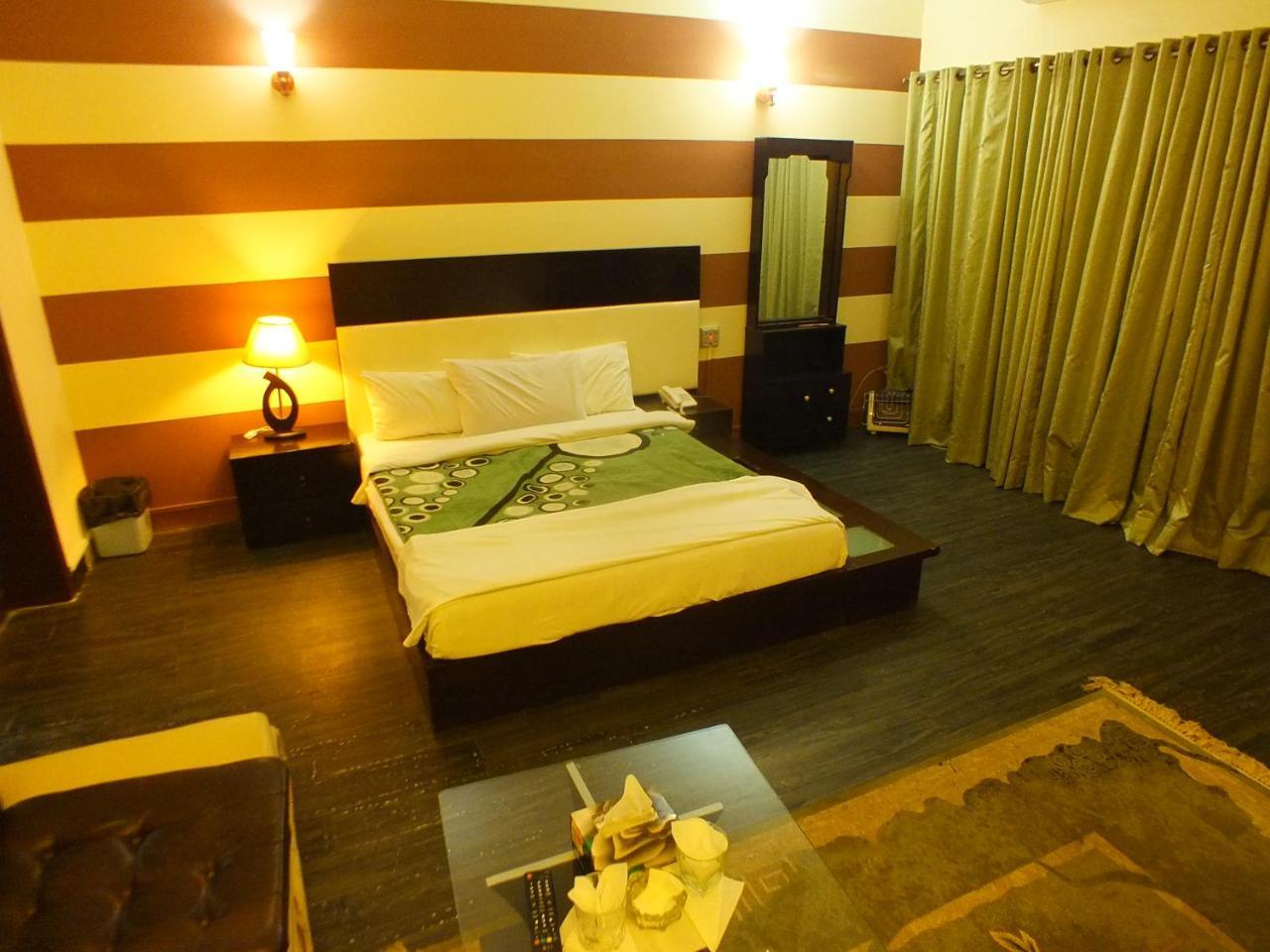 Capetown Guest House Islamabad Exteriör bild